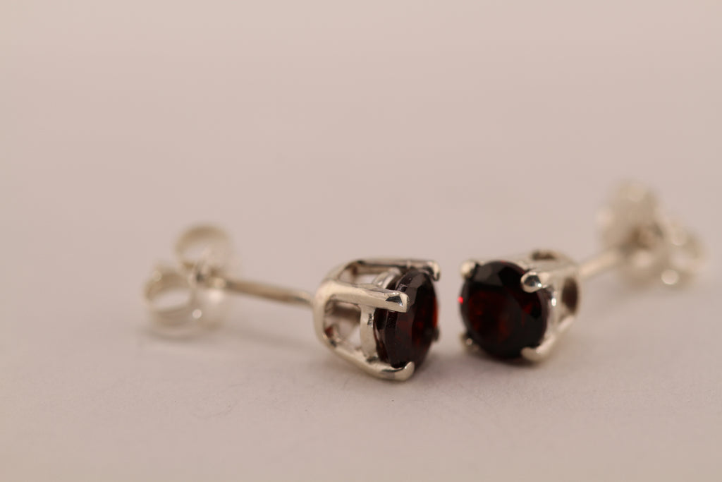 Sterling Silver with dark red Garnet stud earrings