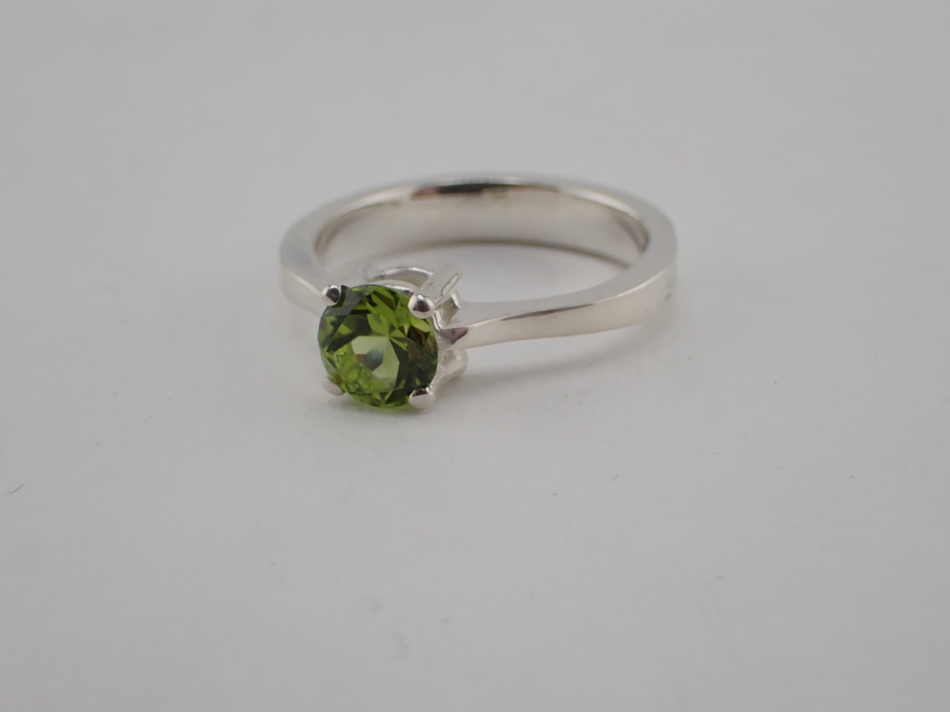 Peridot solitaire ring in Sterling Silver