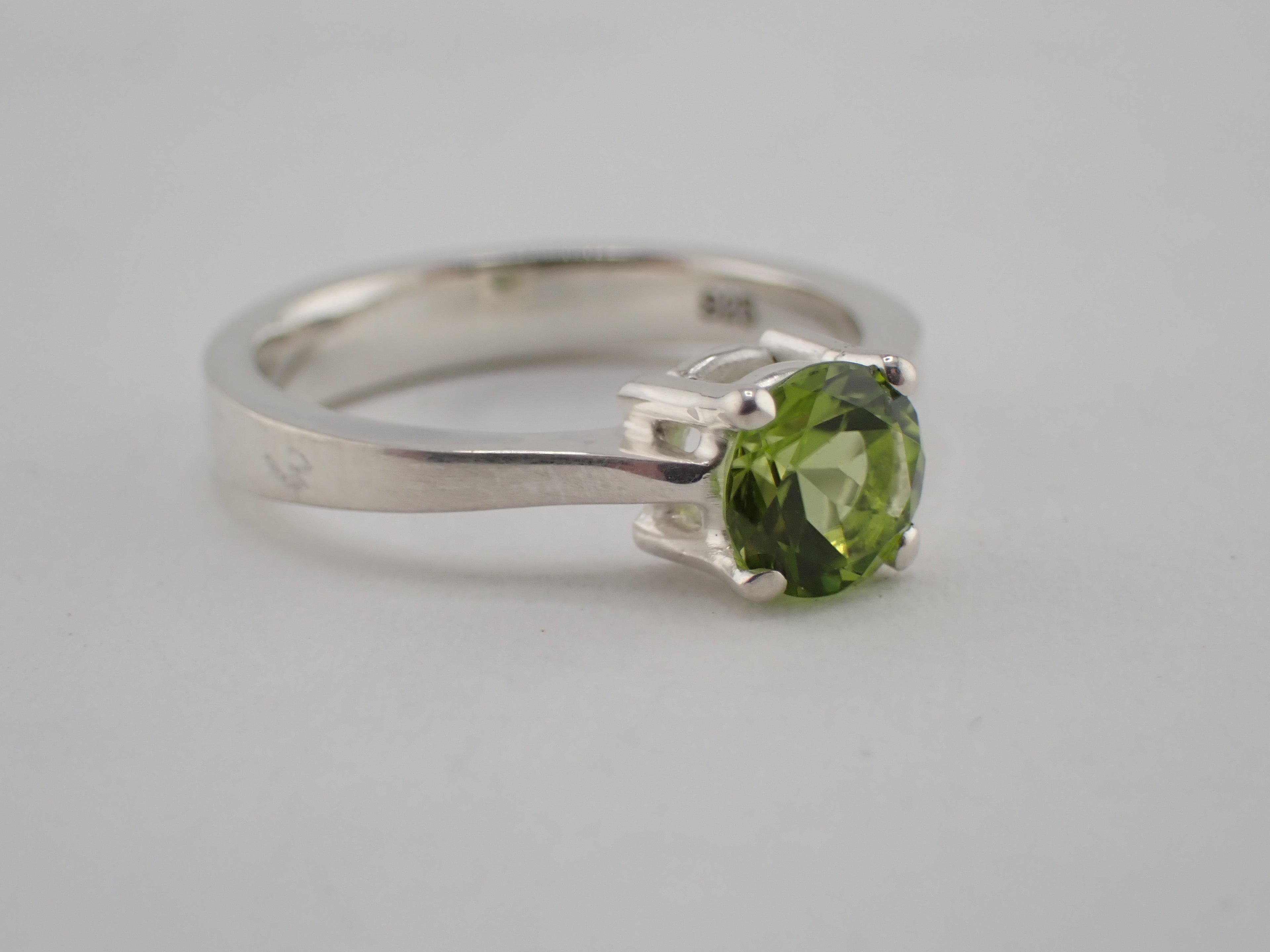Peridot solitaire ring in Sterling Silver